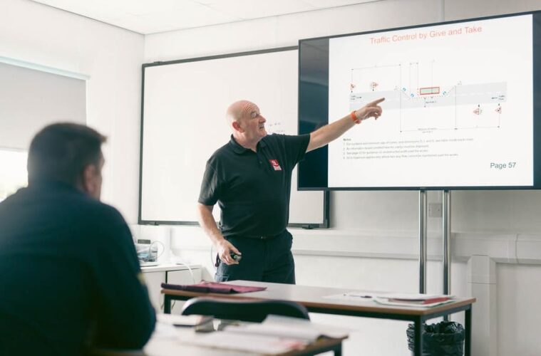 Universal AV elevates construction training at Simply Learning