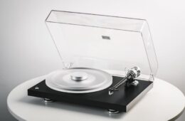 Pro-Ject unveils the Debut Reference 10 turntable